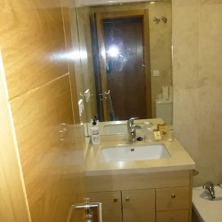Apartment Aparment In Historical & Commercial Center 5minutes Walking To The Alcazar Cordoba