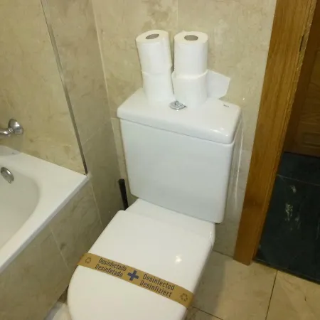 Aparment In Historical & Commercial Center 5minutes Walking To The Alcazar *