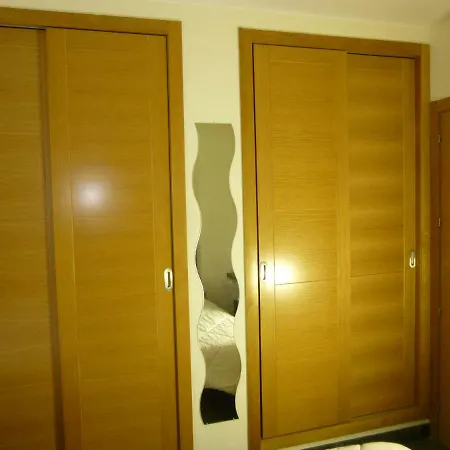 Aparment In Historical & Commercial Center 5minutes Walking To The Alcazar Apartment