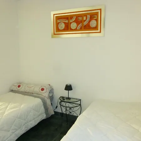 Apartment Aparment In Historical & Commercial Center 5minutes Walking To The Alcazar Cordoba