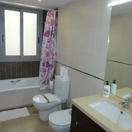 Apartment Aparment In Historical & Commercial Center 5minutes Walking To The Alcazar *